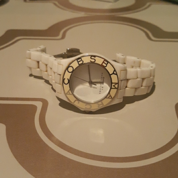 Marc Jacobs White Ceramic Watch - Picture 3 of 4